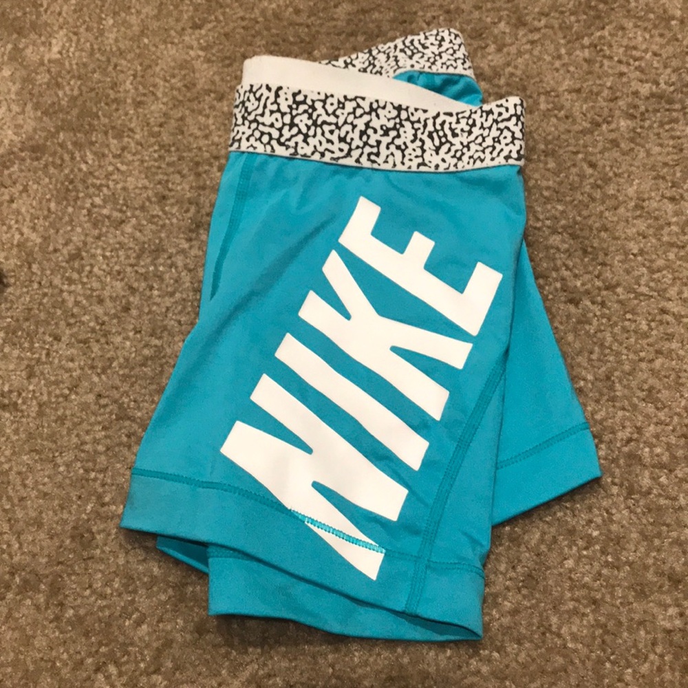 Nike Pro 3”